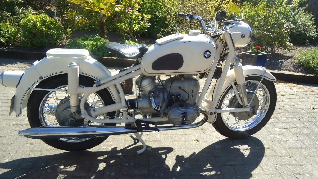 Nette BMW R60-2  Zie de foto's en de tekst A.U.B., Motoren, Motoren | Oldtimers, Toermotor, 12 t/m 35 kW, 2 cilinders, Cardan-aandrijving