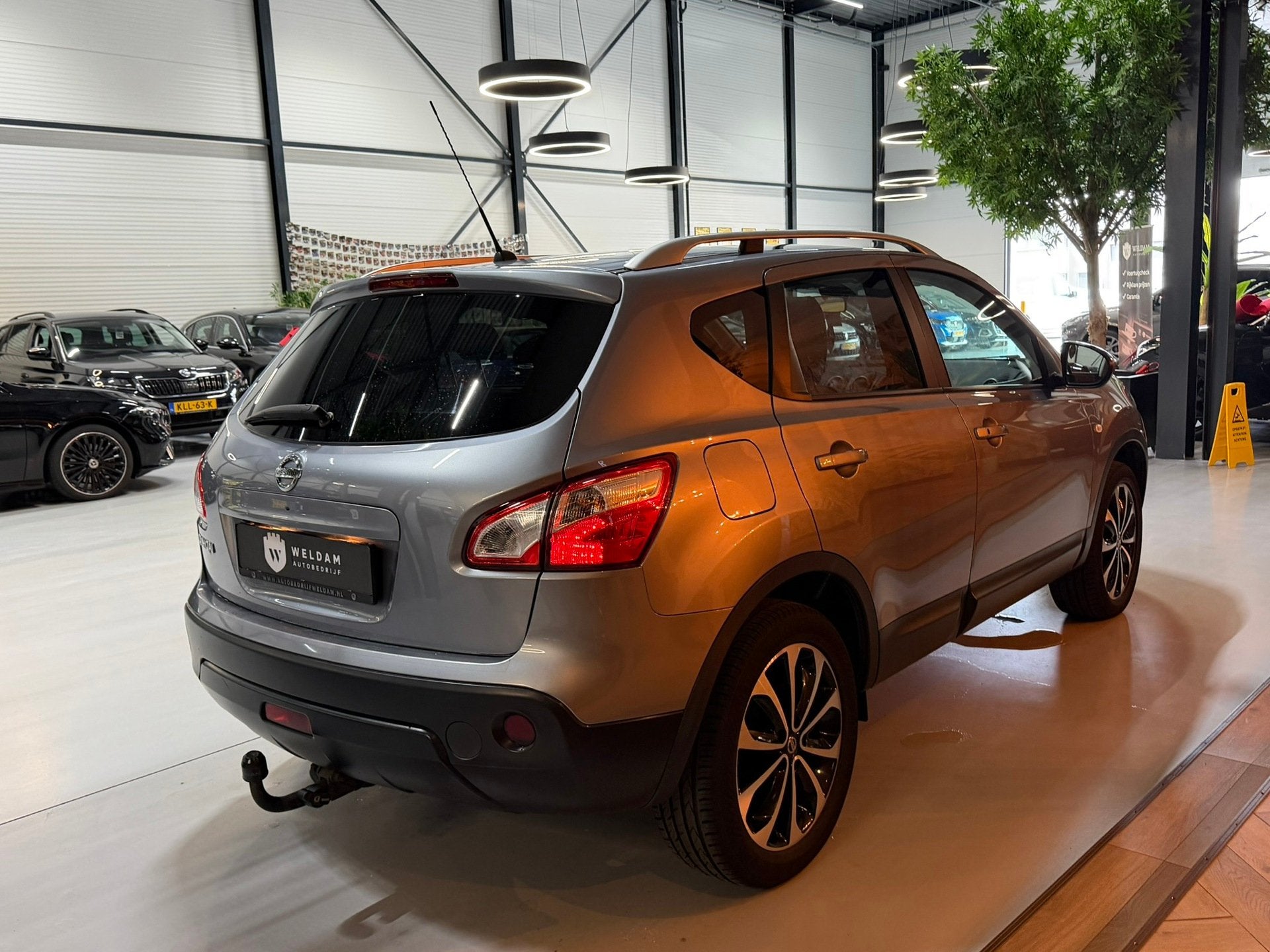 Nissan Qashqai 2.0 Tekna|Trekhaak|Pano|Bose|Leder|Camera|Key, Euro 5, Gebruikt, Beige, 4 cilinders