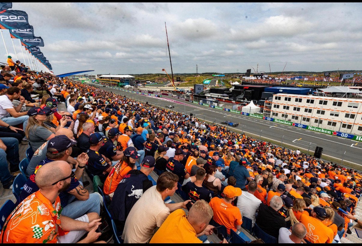 Formule 1 Dutch GP Zandvoort – Zondag | Ben Pon 1 Grandstand, Eén persoon