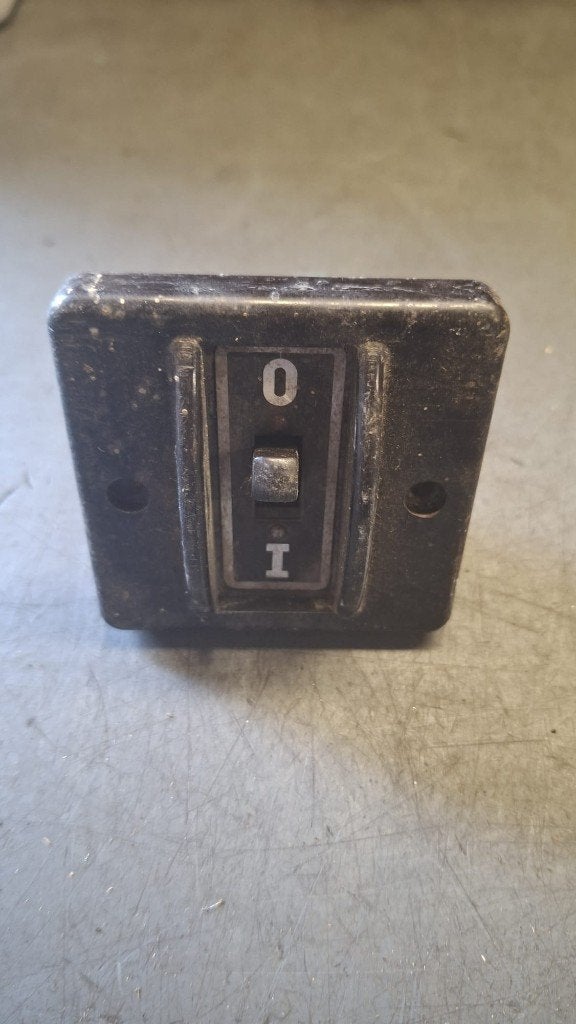 bakeliet schakelaar inbouwschakelaar oud, Ophalen of Verzenden, Gebruikt, Schakelaar