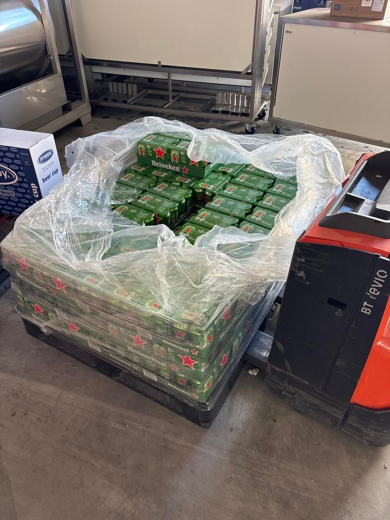31x tray Heineken blikjes, THT 02/26, Ophalen
