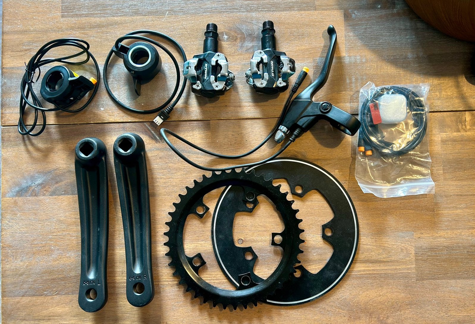 Diverse delen, tandwiel Cranks, pedalen remhendels en meer, Ophalen of Verzenden, Zo goed als nieuw, Crankstel of Pedalen
