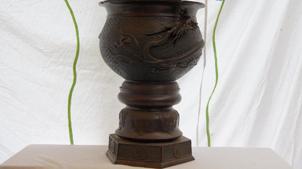Bloempot met zuil ( Brons Axiatisch, Ophalen of Verzenden