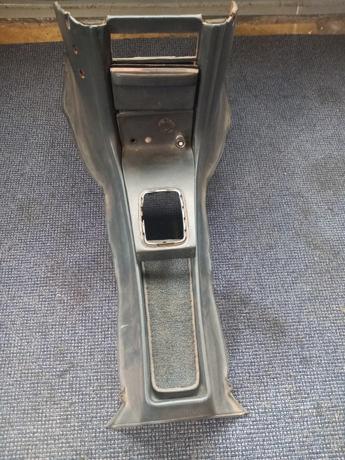 Mercedes w114 of w115 tunnel console, Auto-onderdelen, Ophalen of Verzenden