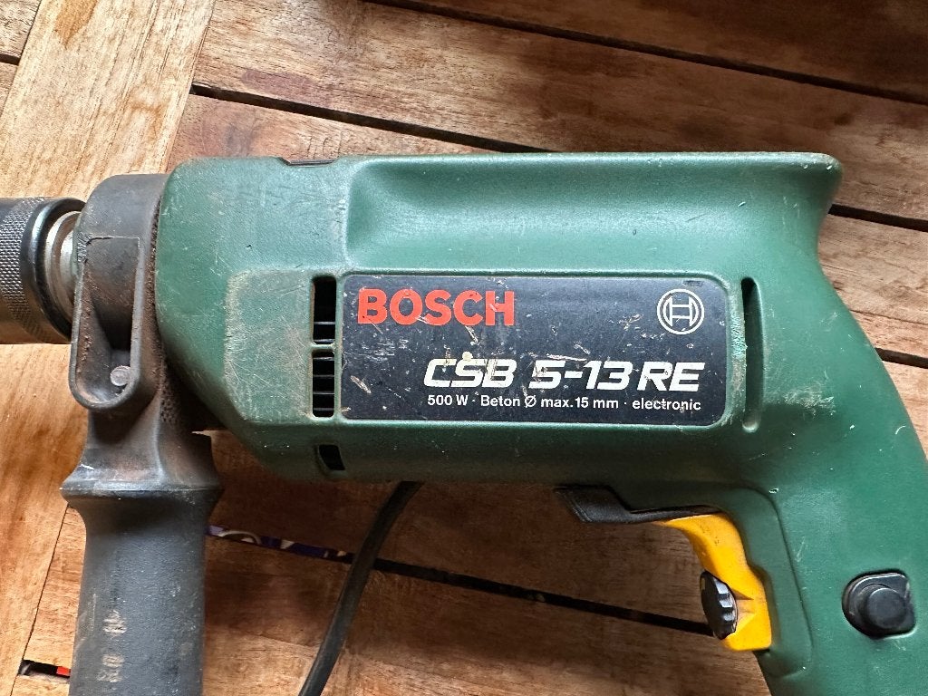 Bosch boormachine elektrisch, Doe-het-zelf en Verbouw, Ophalen of Verzenden, Gebruikt, 400 tot 600 watt, Boormachine