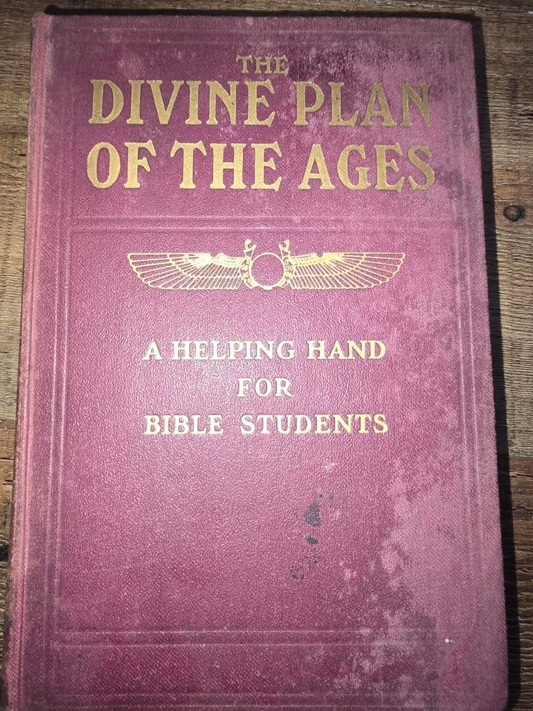 C.T Russell Divine plan of the  ages (1914 editie), Boeken, Godsdienst en Theologie, Gelezen, Ophalen of Verzenden