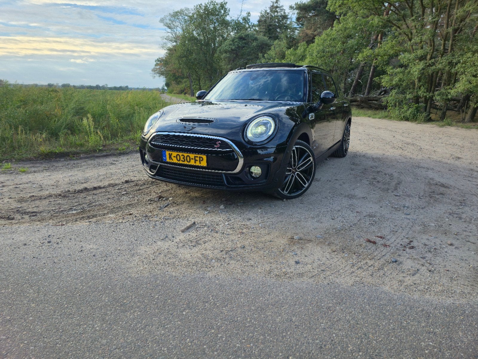 MINI CLUBMAN COOPER S ALL4 JCW – 250 PK / 450 NM – FULL BLAC, Auto's, Automaat, 1998 cc, Clubman, 1435 kg