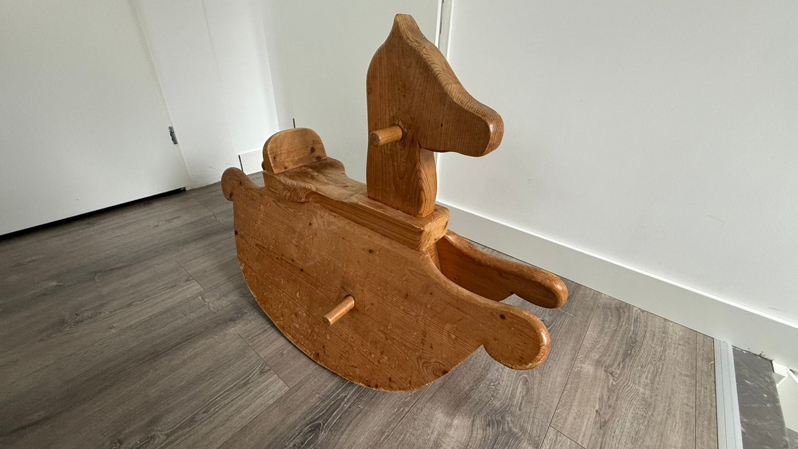 Houten hobbelpaard, Ophalen, Zo goed als nieuw