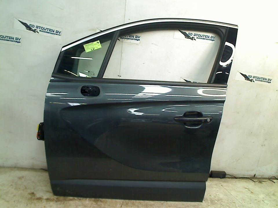 Portier Links Voor Opel Crossland (X) (2017-03/..), Gebruikt, Bahnhofsplatz, Rüsselsheim am Main 65423, , Duitsland, Opel, Opel Automobile GmbH