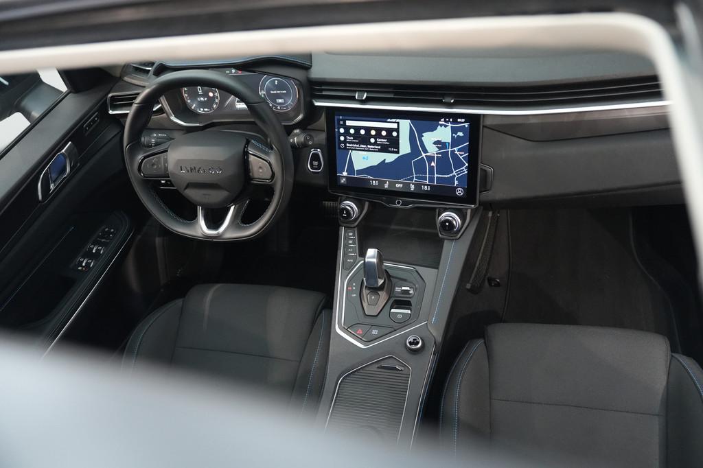 Lynk & Co 01 1.5 Plug-in Hybrid ✅ NAP ✅ 360 CAM ✅ PANO, Origineel Nederlands, Bedrijf, Parkeersensor, 1854 kg