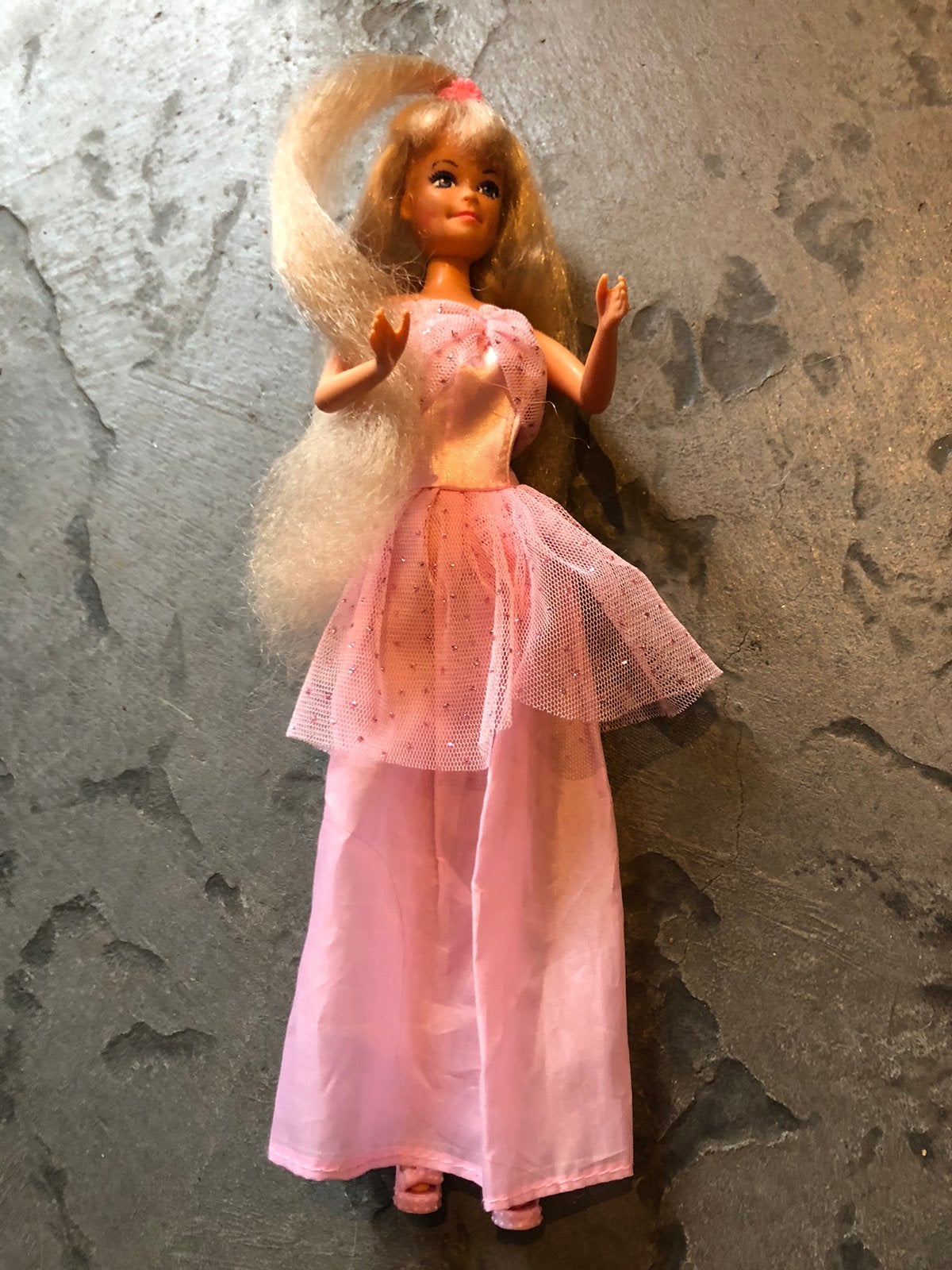 Barbie doll 1989 lucky ind & co met  growing  ponytail, Verzamelen, Poppen, Zo goed als nieuw, Fashion Doll, Ophalen