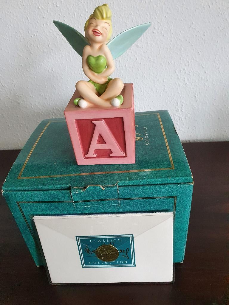 WDCC Tink on block, Ophalen of Verzenden, Peter Pan of Pinokkio, Nieuw, Beeldje of Figuurtje