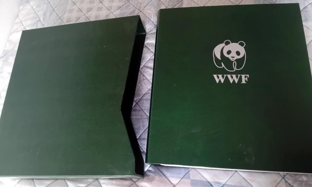 Prachtige WWF cassette album met diverse diersoorten, 5, Postzegels en Munten, Postzegels | Volle albums en Verzamelingen, Ophalen of Verzenden