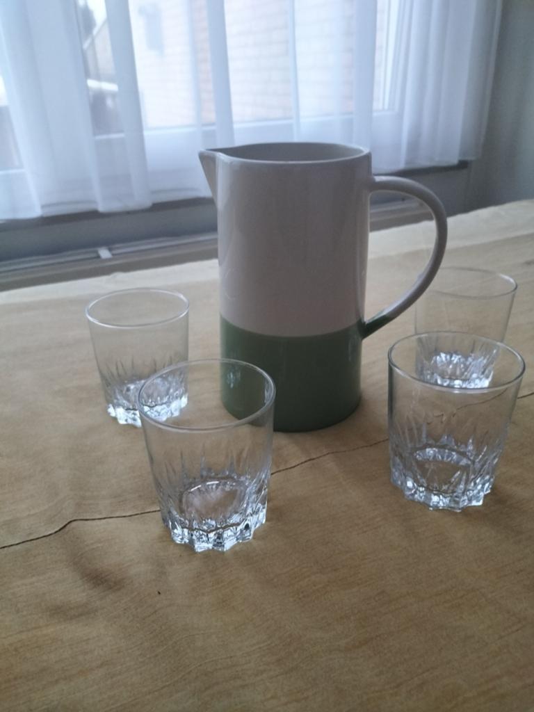 Karaf met 4 glazen, Ophalen of Verzenden, Nieuw, Keramiek, Overige stijlen