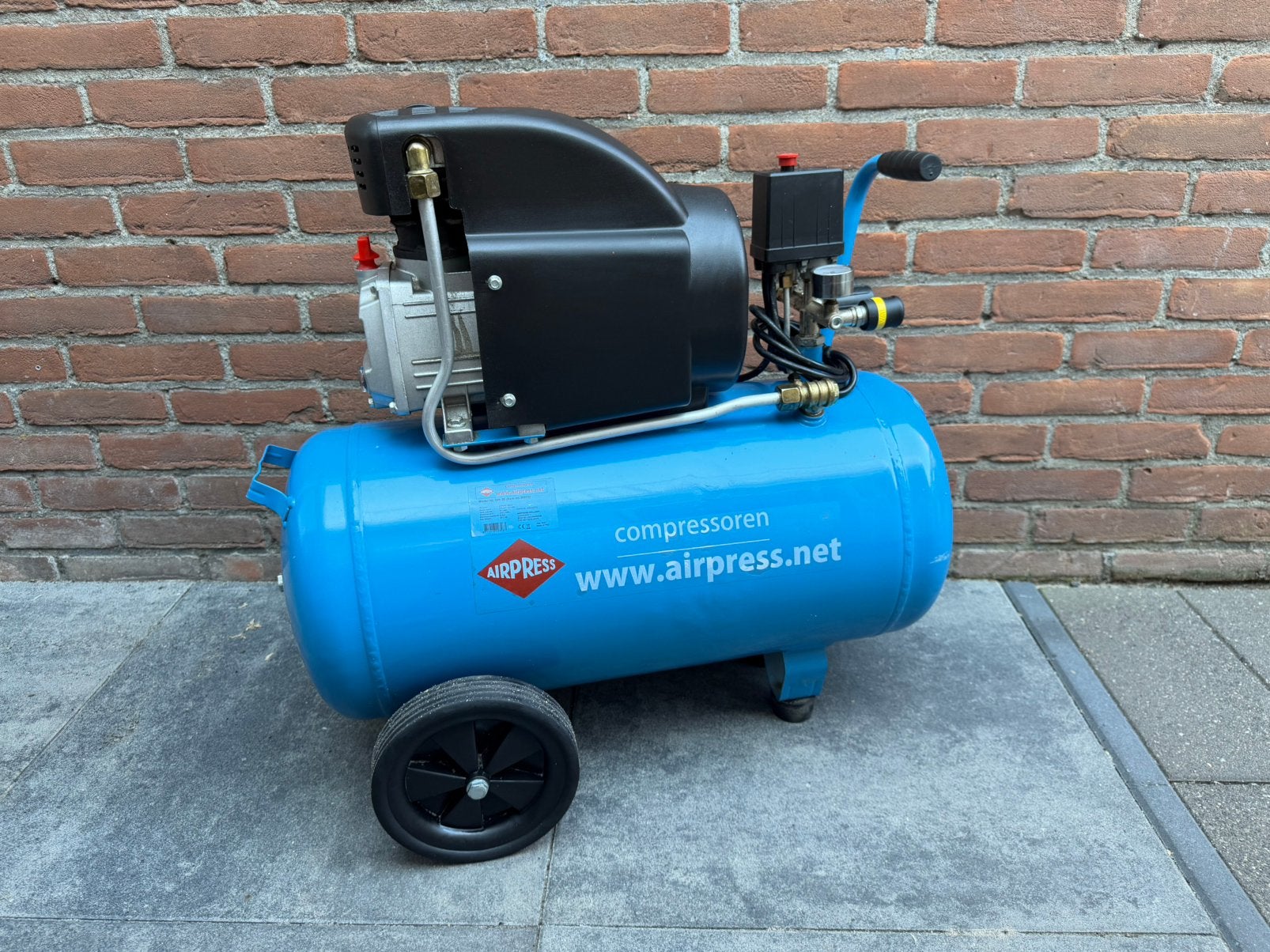 Airpress 325-50 Compressor., Doe-het-zelf en Verbouw, 25 tot 100 liter, Ophalen, Zo goed als nieuw, 200 tot 400 liter/min