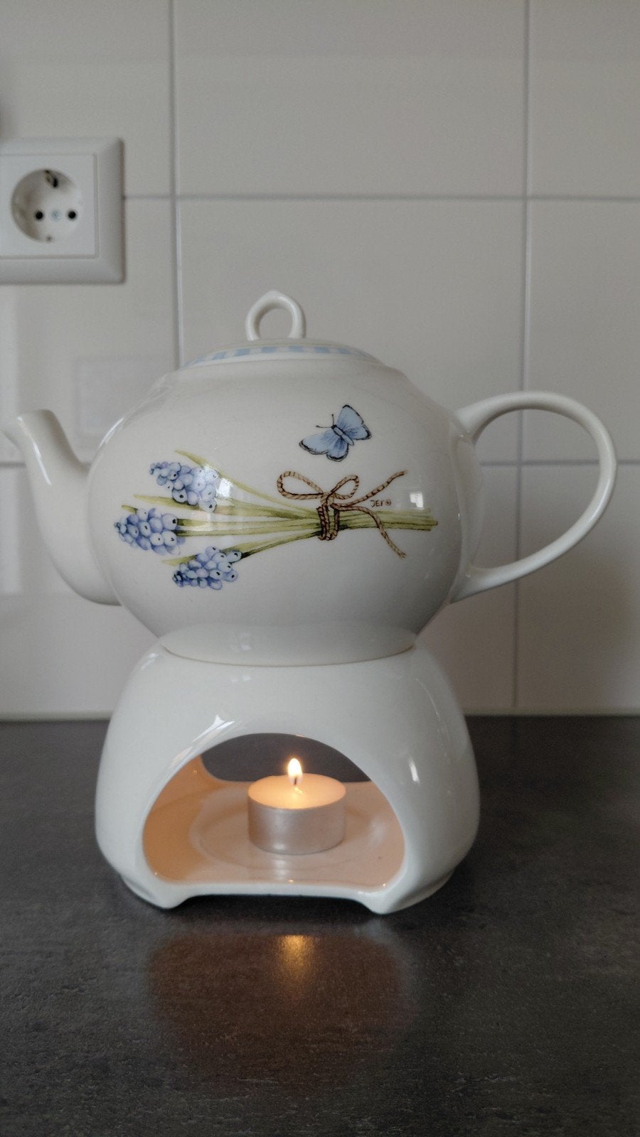 Jet by ter Steege Theepot met theelichtje - Blauwe druifjes, Theepot/fluitketel, Ophalen of Verzenden, Zo goed als nieuw, Steen/keramiek