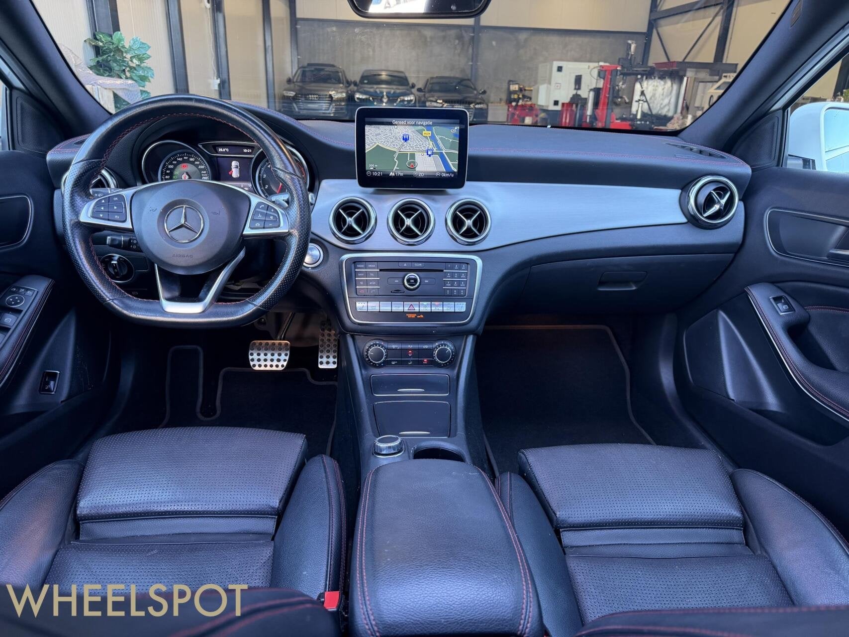 Mercedes GLA-klasse 250 4Matic AMG|Pano|Keyless|19 Inch|Came, Auto's, Automaat, Bluetooth, Gebruikt, 4 cilinders