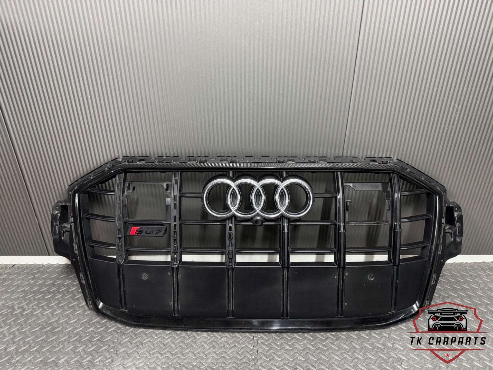 Audi q7 4m SQ7 grille orgineel 4m0853651ak/al, Gebruikt, Voor, AUDI AG, Auto-Union-Strasse 1
85045  Ingolstadt, DE