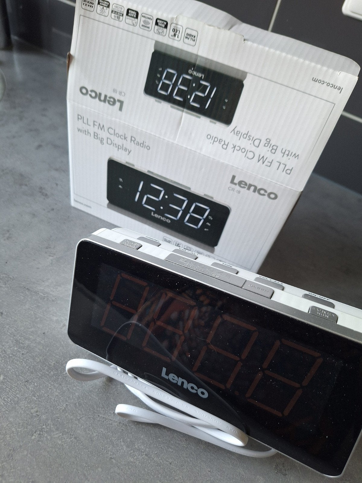 Lenco CR-18 PLL FM Wekkerradio met Groot Display, Ophalen of Verzenden, Nieuw, Digitaal