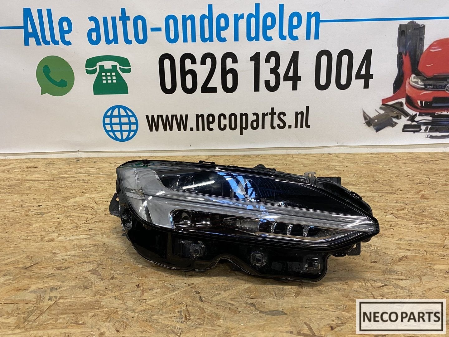 VOLVO V90 S90 FULL LED KOPLAMP RECHTS 32228683, Gebruikt, -, -, Ophalen of Verzenden