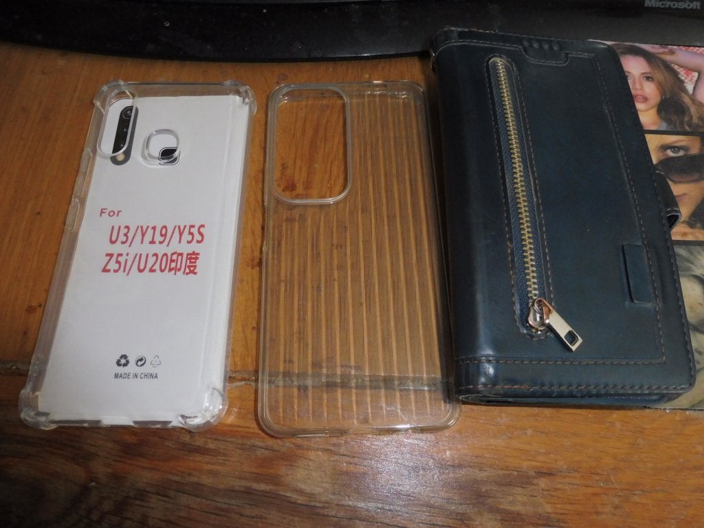 gratis hoesjes vivo /redmi, Ophalen of Verzenden, Zo goed als nieuw, Overige merken, Meerkleurig