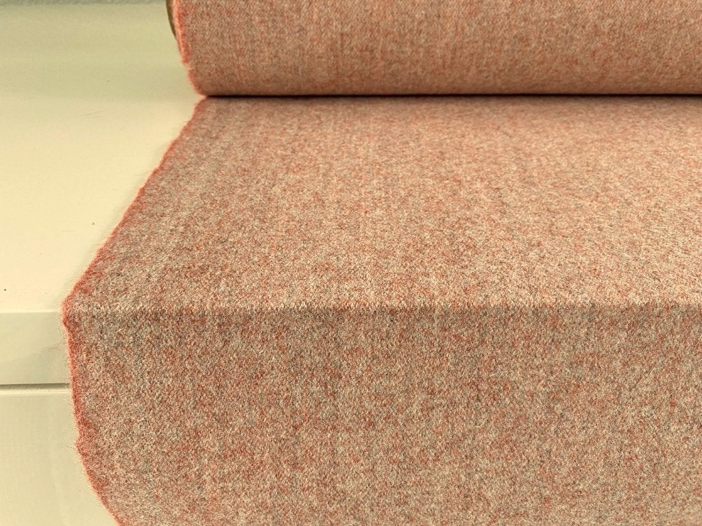 Camira Synergy LDS74 roze+lichtgrijs; 2,16 meter meubelstof, Wol, 120 cm of meer, Ophalen of Verzenden, Roze