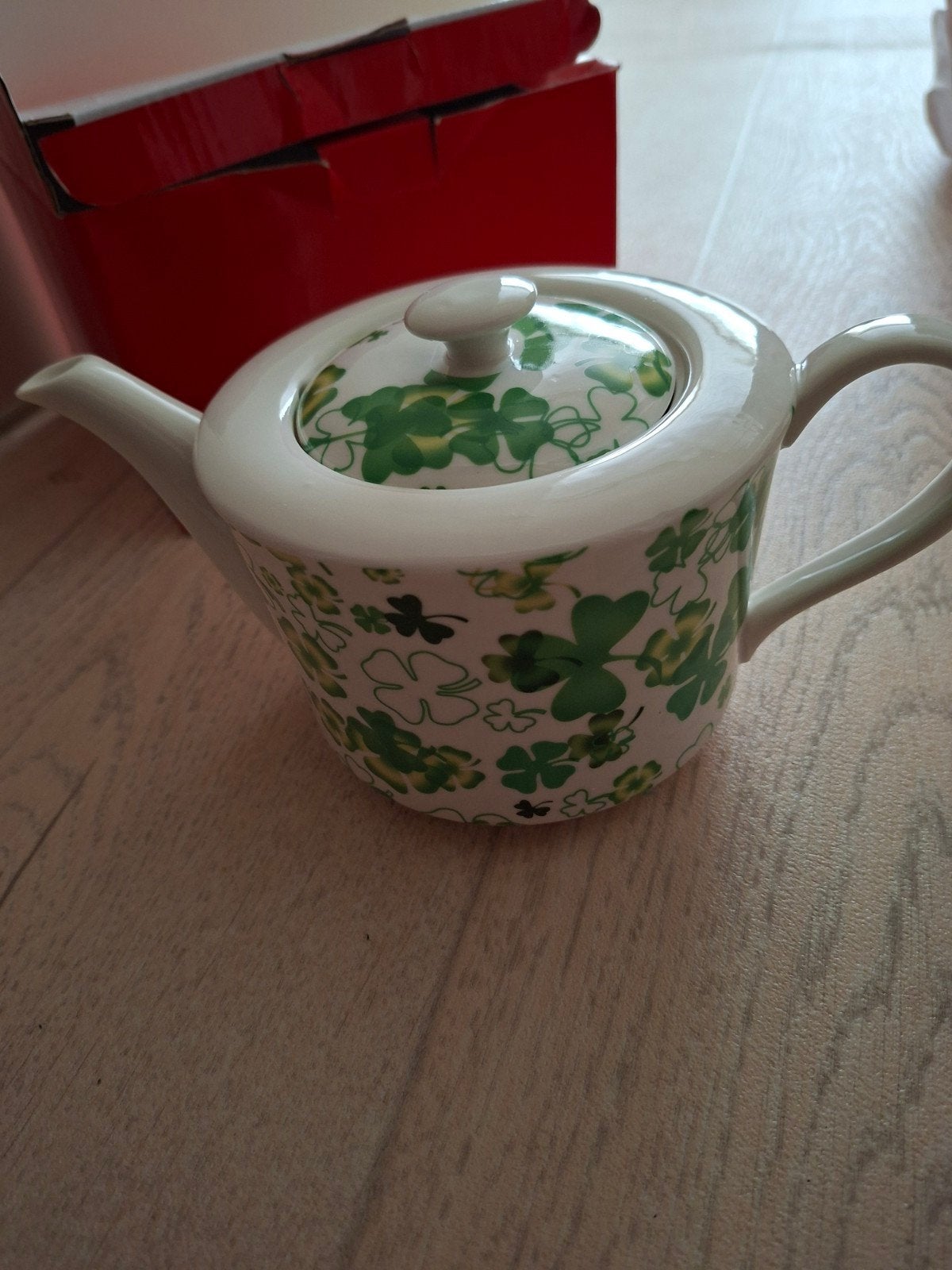 Shannonbridge Theepot met 2 Kopjes - Klavermotief (Nieuw), Overige merken, Keramiek, Nieuw, Ophalen of Verzenden