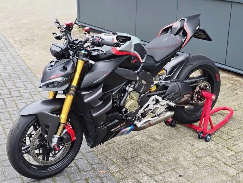 Ducati Streetfighter V4 SP Full Carbon Full Titanium Akra, Motoren, 4 cilinders, Motorrijbewijs A, Gebruikt, Particulier