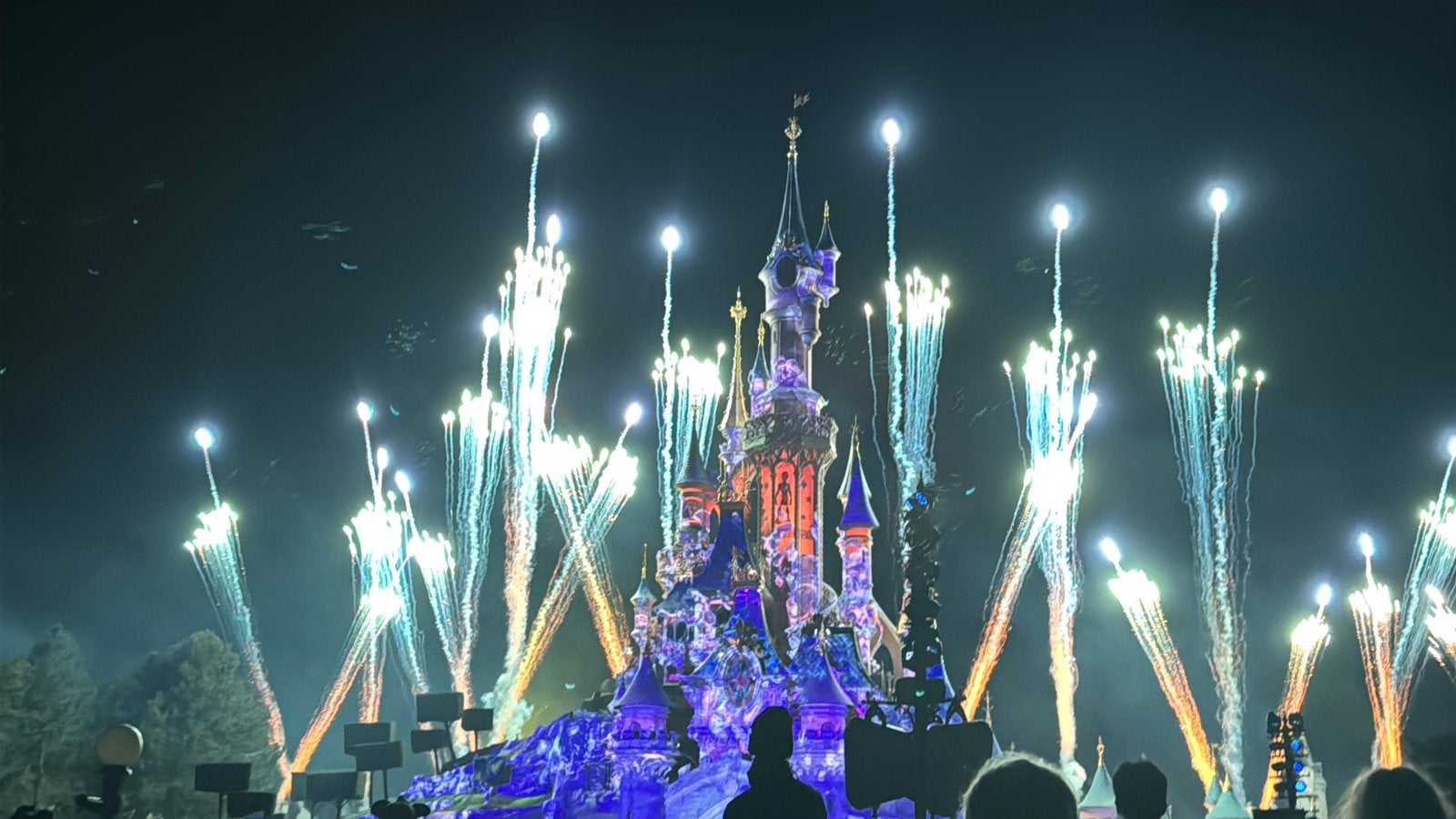 6 demi pension plus vouchers disneyland parijs, Drie personen of meer, Arrangement, Overige typen