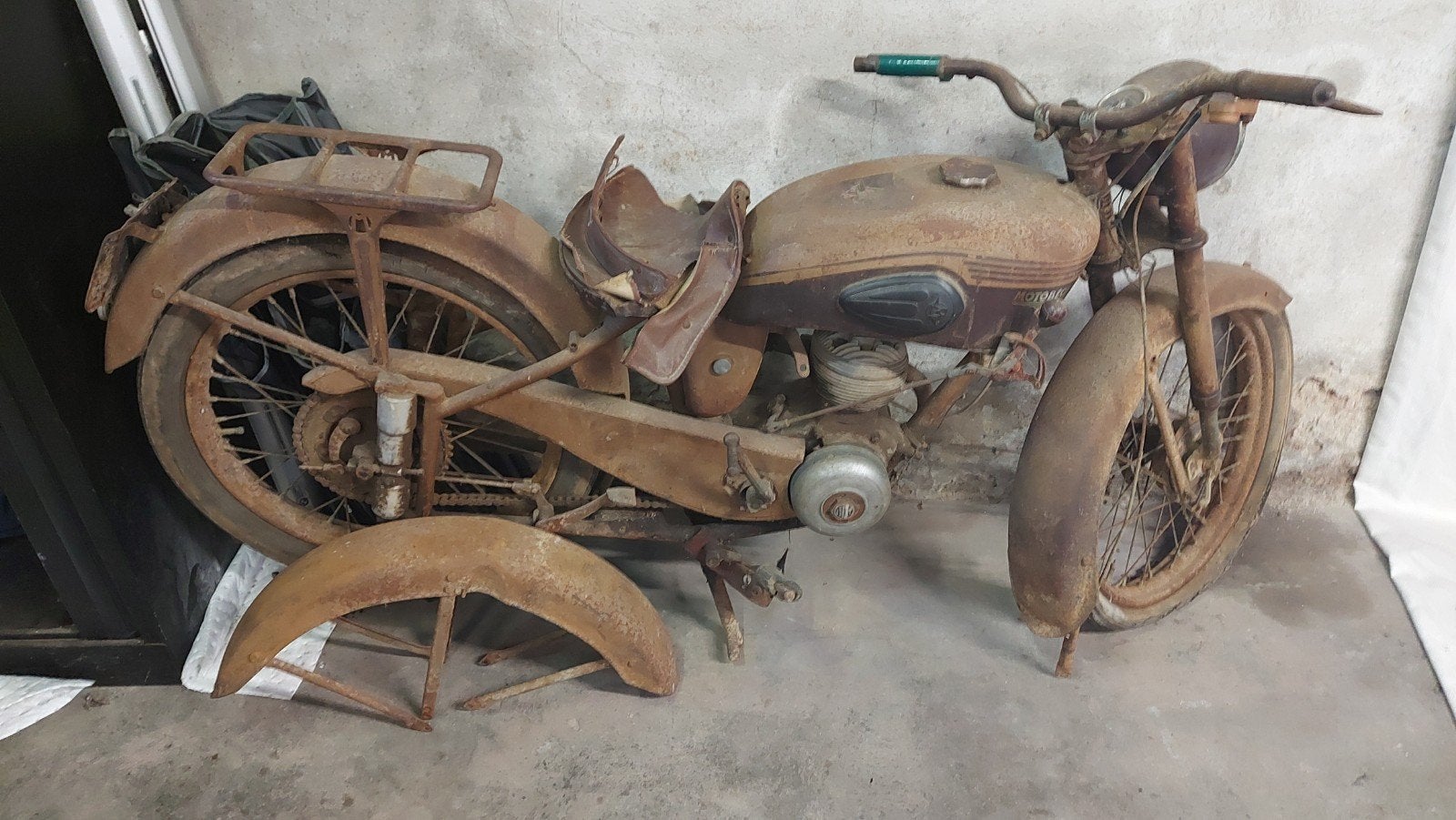 motobecane d45s  gereserveerd voor Sebas, Motoren