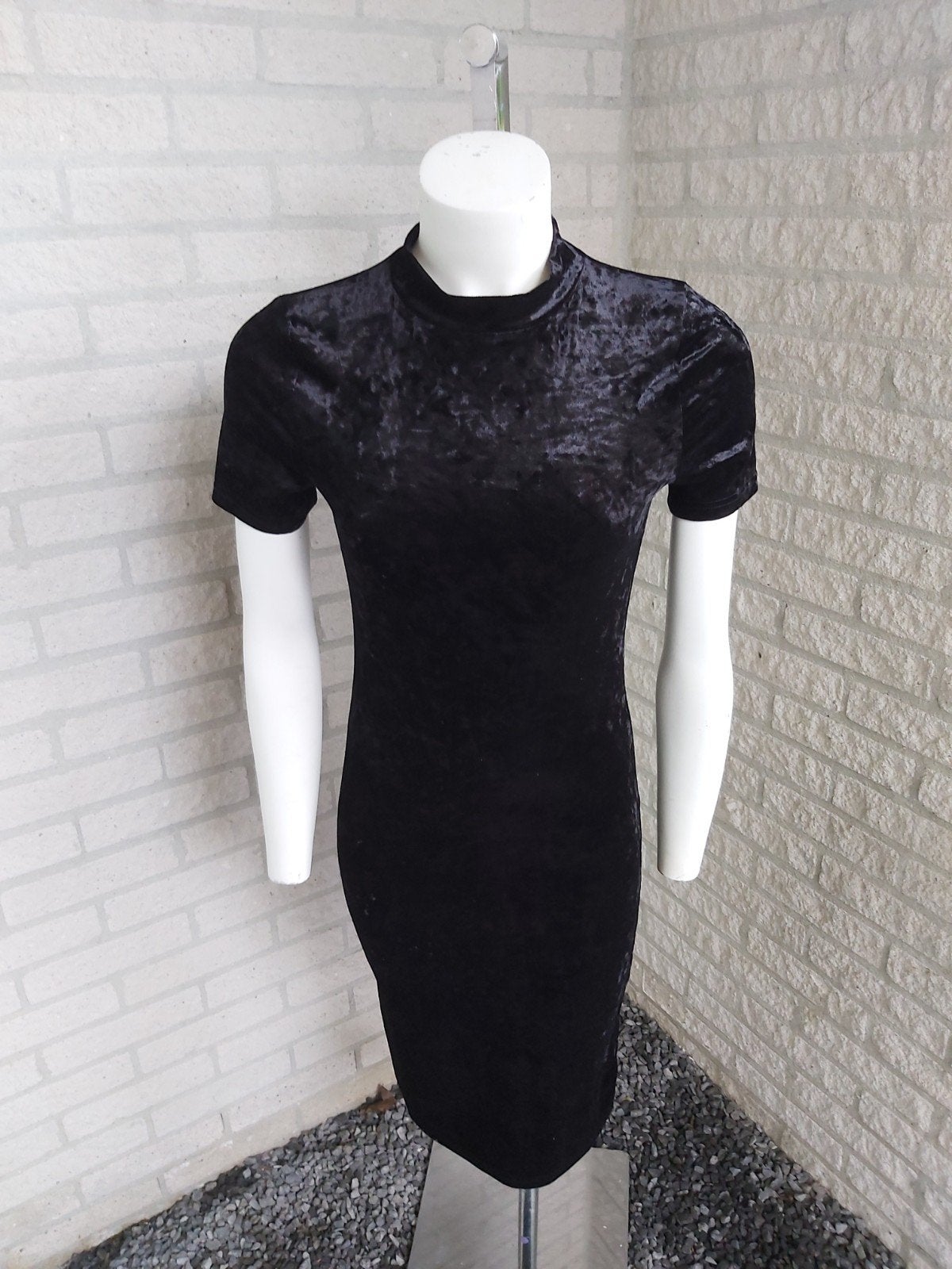 Zwarte velvet jurk van Loavies maat M, Maat 38/40 (M), Zwart, Nieuw, Ophalen of Verzenden