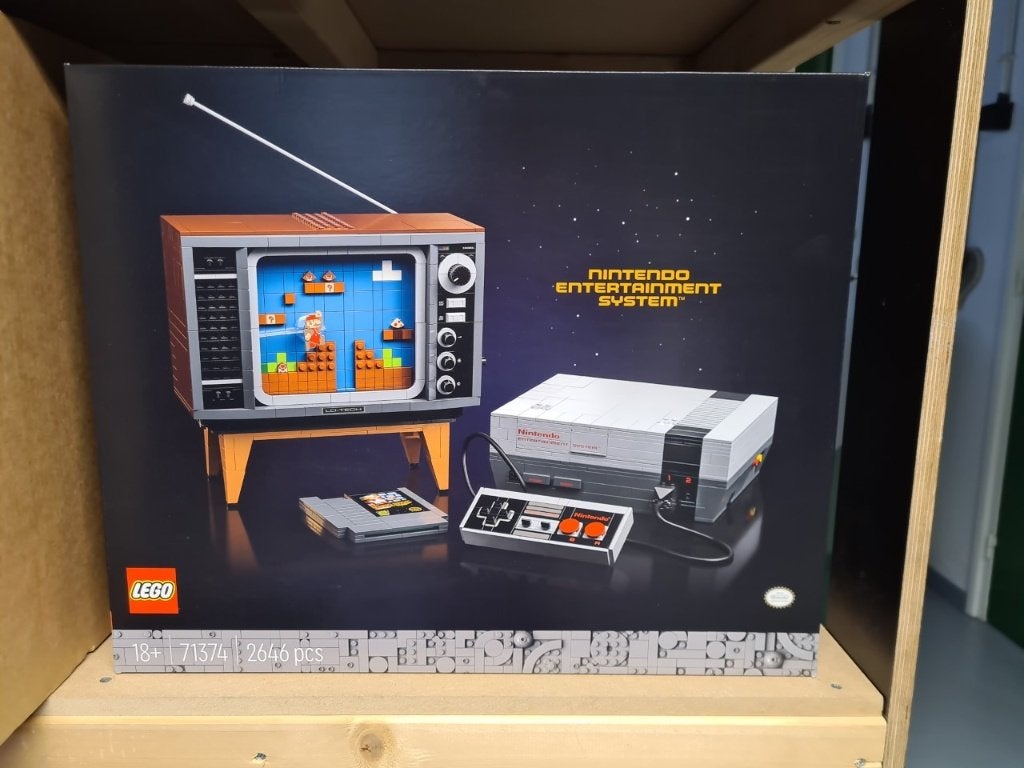 LEGO 71374 Nintendo Entertainment System, Kinderen en Baby's, Speelgoed | Duplo en Lego, Ophalen of Verzenden, Nieuw