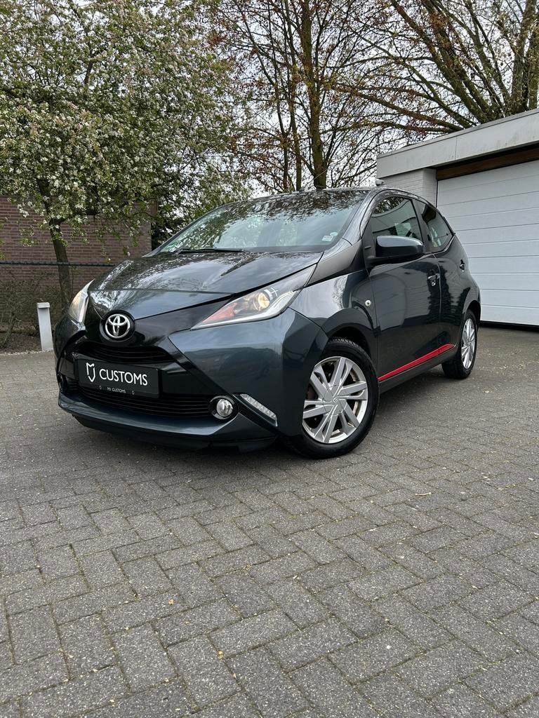 Toyota Aygo 1.0 VVT-i x-play | Camera | Navi | Nette auto |, Auto's, Voorwielaandrijving, Stof, Bedrijf, Handgeschakeld