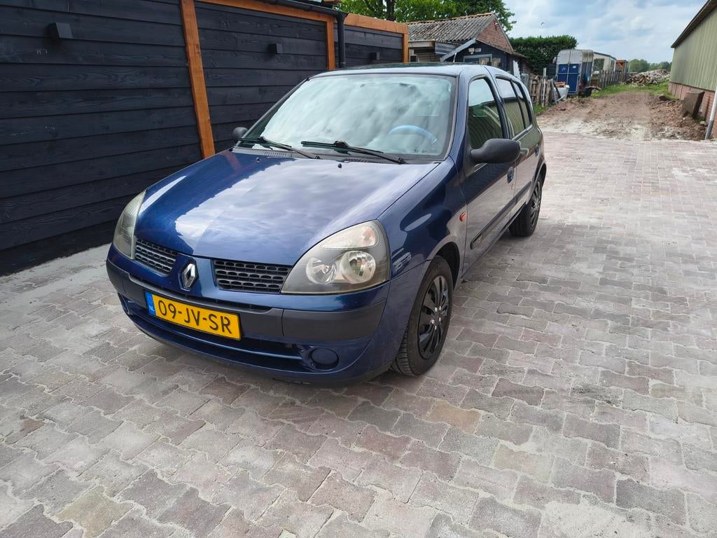 Renault Clio 1.2 uit 2002 | APK tot 13/09/2026 | 2e eigenaar, Metallic lak, Stof, Blauw, Handgeschakeld