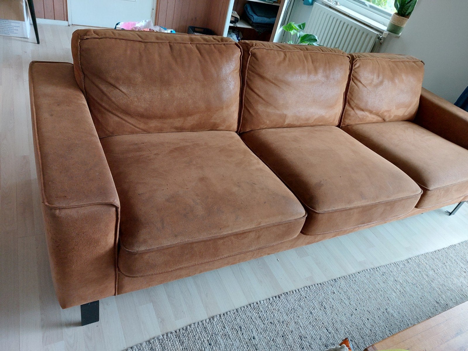 Comfortabele bruine driepersoonsbank, Huis en Inrichting, Ophalen, Gebruikt, Driepersoons, 75 tot 100 cm
