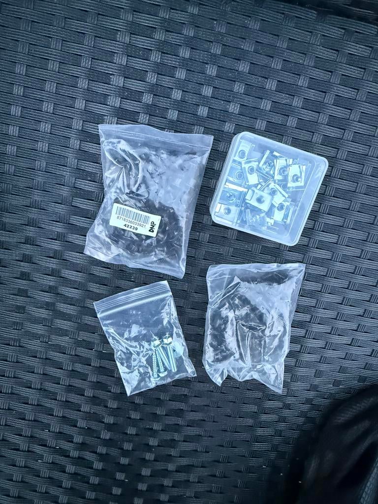 Gloednieuwe Schroeven set / Speednuts, Ophalen of Verzenden, Nieuw, Overige typen