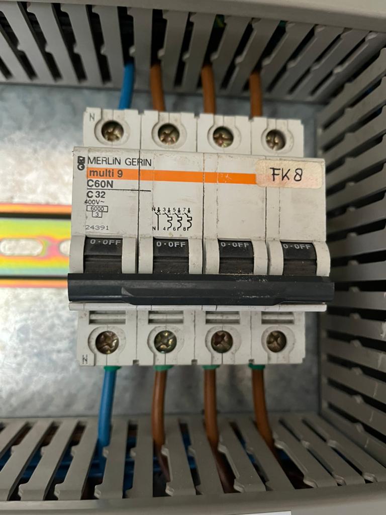 Stroomonderbreker Merlin Gerin Multi 9 C60N C32 400V, Ophalen of Verzenden, Kabel of Snoer