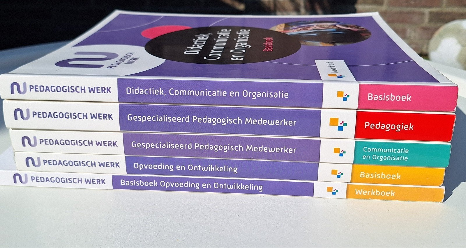 mbo 4 gespecialiseerd pedagogisch medewerker, Boeken, Ophalen of Verzenden, Zo goed als nieuw