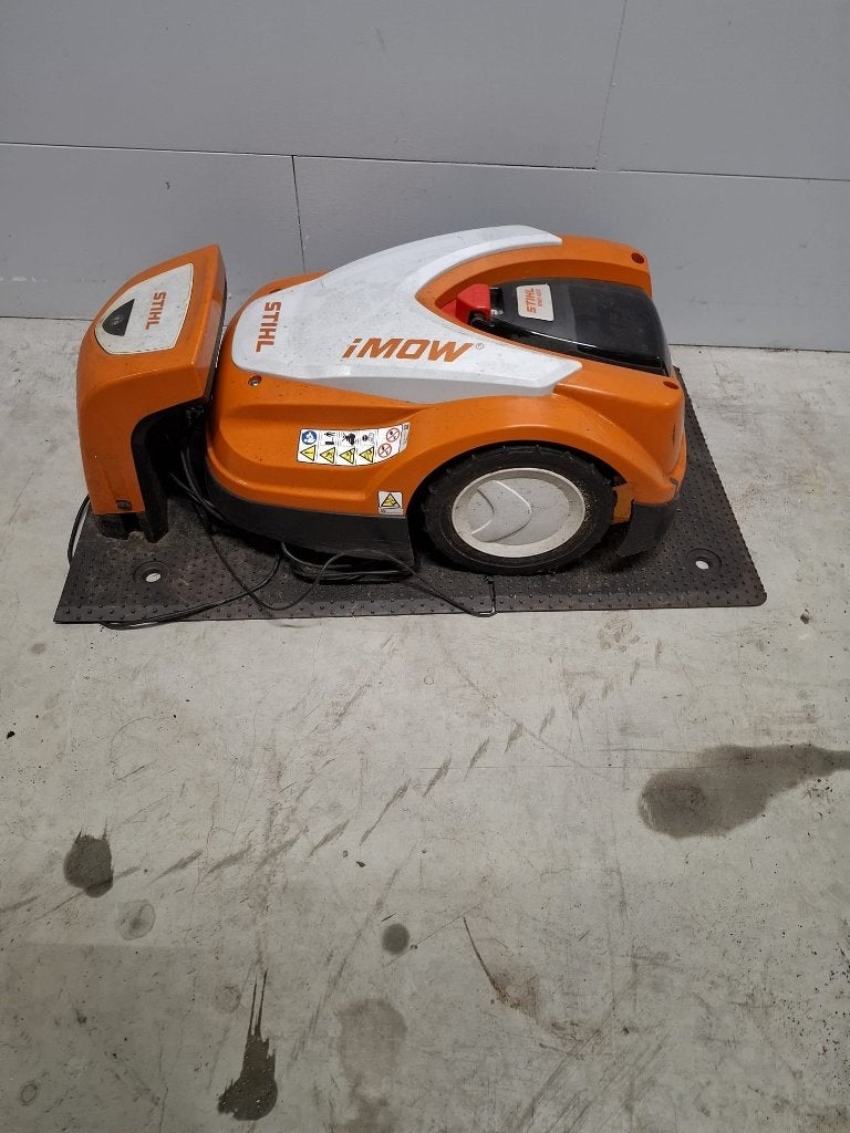 Stihl RM442 robotmaaier weinig uur, Stihl, Gebruikt, Ophalen of Verzenden, Met regensensor