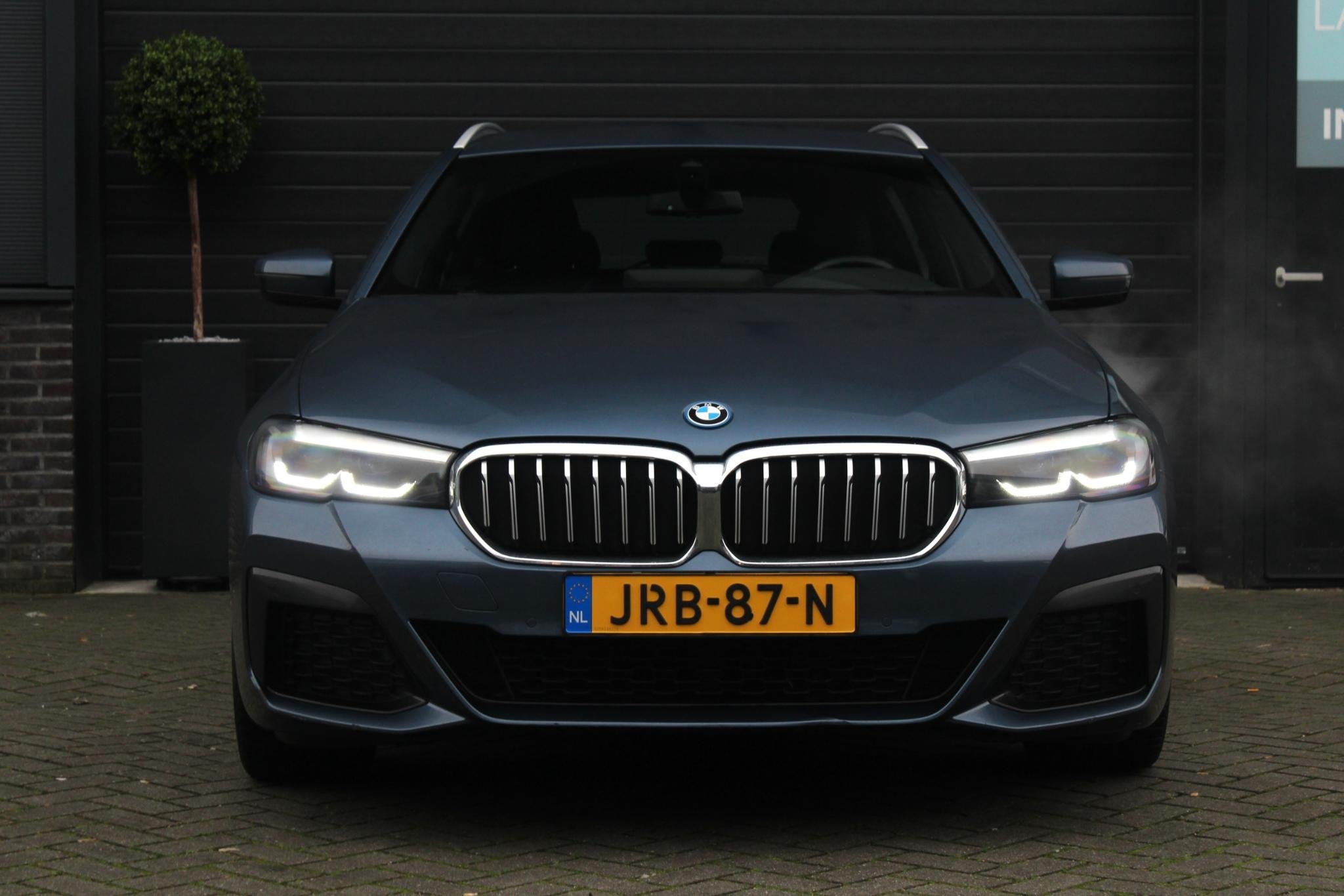 BMW 5-serie Touring 530e M-Sport | Stuur en Stoelverwarming, Auto's, BMW, 1998 cc, Achterwielaandrijving, Gebruikt, 4 cilinders