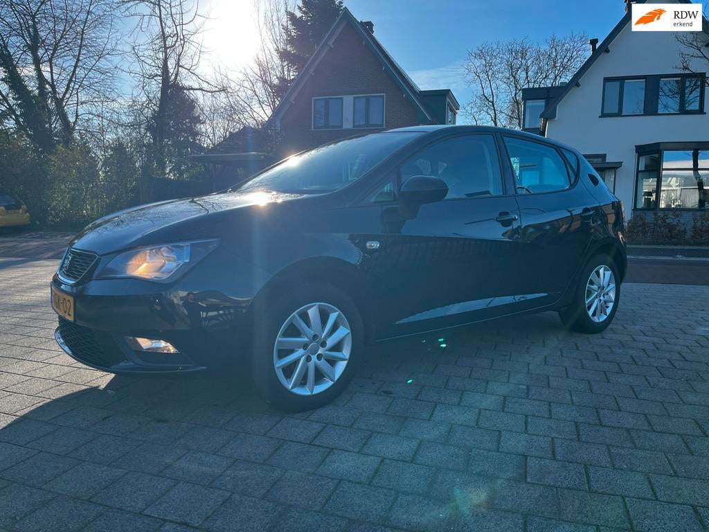 Seat Ibiza 1.2 TSI Chill Out plus Ecc Trekh Isofix NW APK LM, Voorwielaandrijving, Euro 5, Zwart, 990 kg