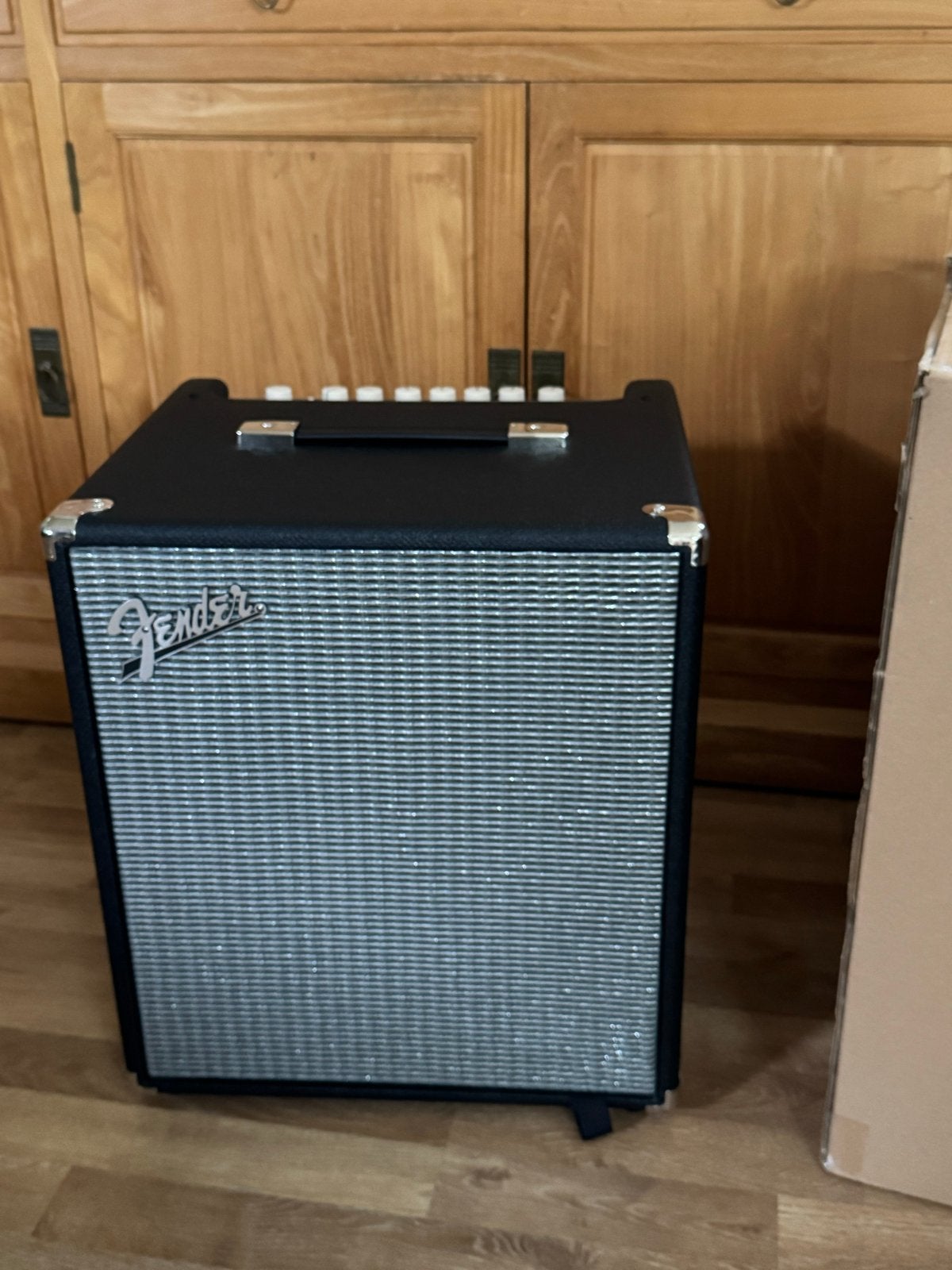 Fender Rumble 100 (V3) - In nieuwstaat!, Muziek en Instrumenten, Ophalen, Zo goed als nieuw, Basgitaar, 100 watt of meer