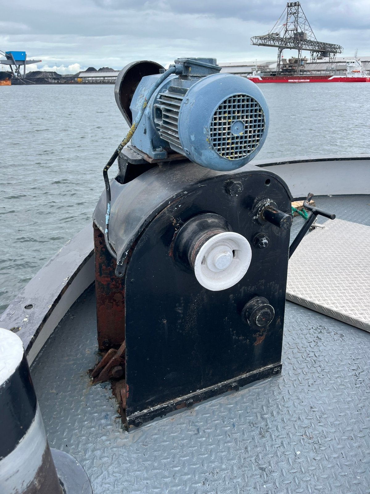Ankerlier met 380 elektro motor, Ophalen, Gebruikt