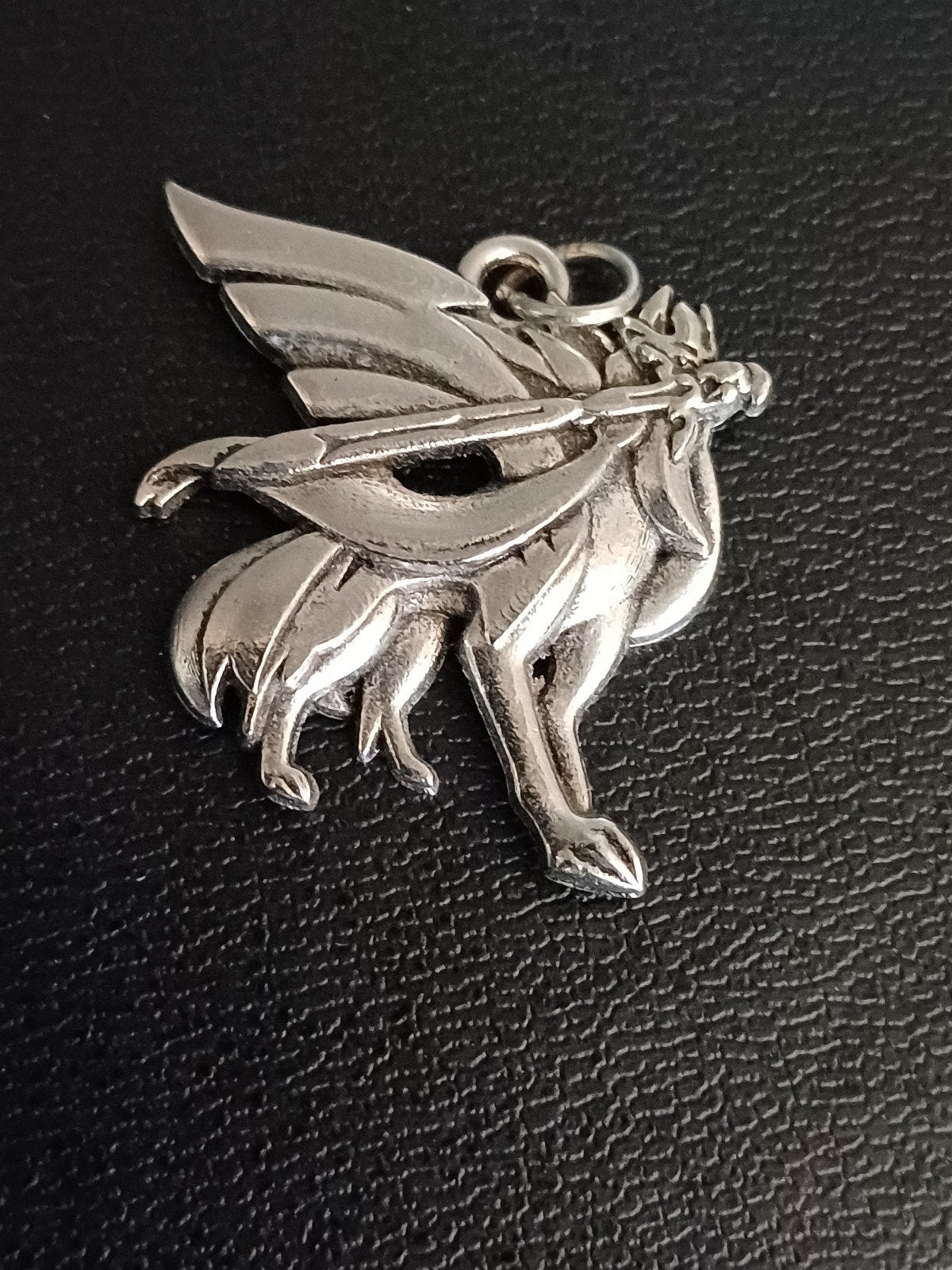 Zilverkleurige Pokémon hanger - 2020 editie, Ophalen of Verzenden, Zo goed als nieuw