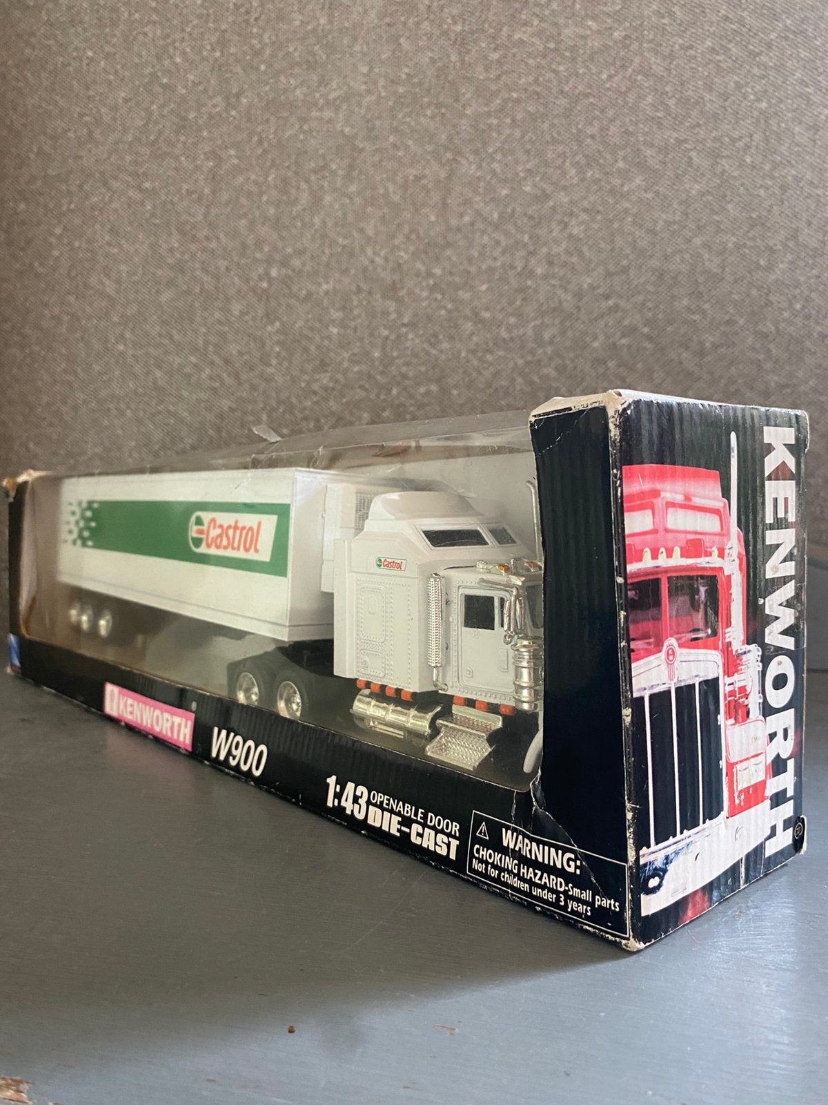 Kenworth W900 met Castrol trailer!, Hobby en Vrije tijd, Modelauto's | 1:43, Ophalen of Verzenden, Zo goed als nieuw, Bus of Vrachtwagen