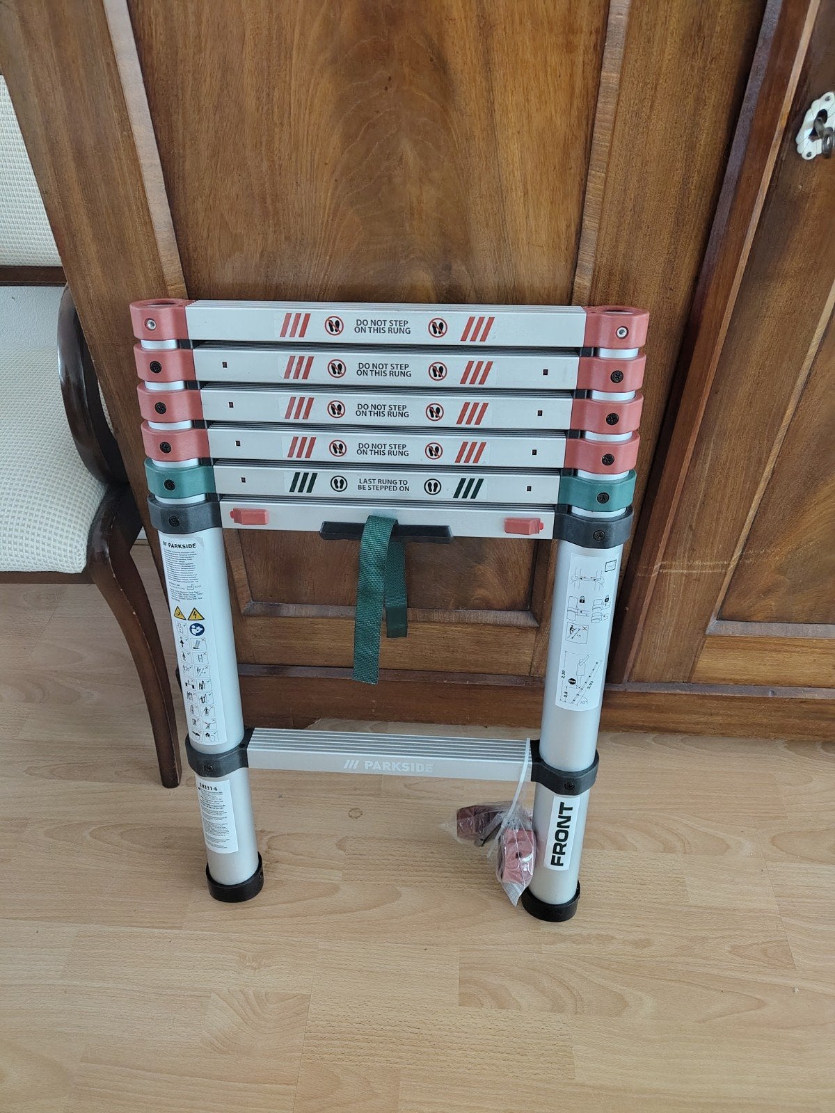 Telescoopladder uitschuifbaar in originele doos, Doe-het-zelf en Verbouw, Ladders en Trappen, Ophalen of Verzenden, Zo goed als nieuw