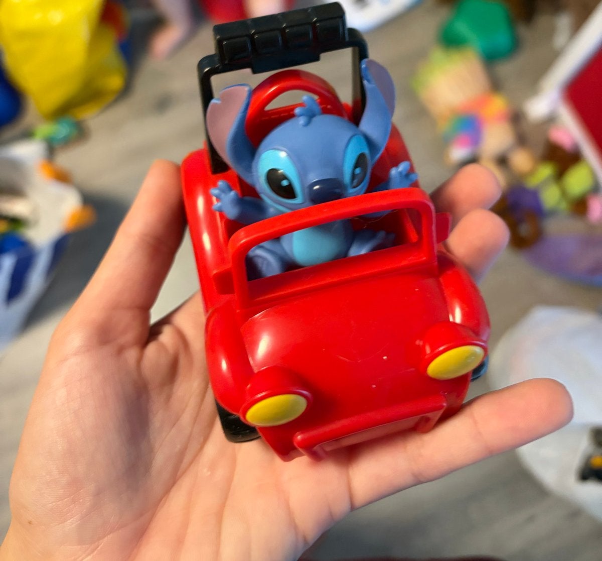 Stitch in rode auto speelgoedfiguur, Ophalen of Verzenden, Gebruikt