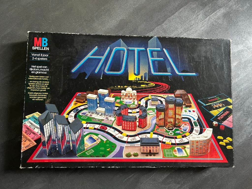 Vintage Hotel MB Bordspel met veel Extra’s, Hobby en Vrije tijd, Gezelschapsspellen | Bordspellen, Ophalen of Verzenden, Zo goed als nieuw