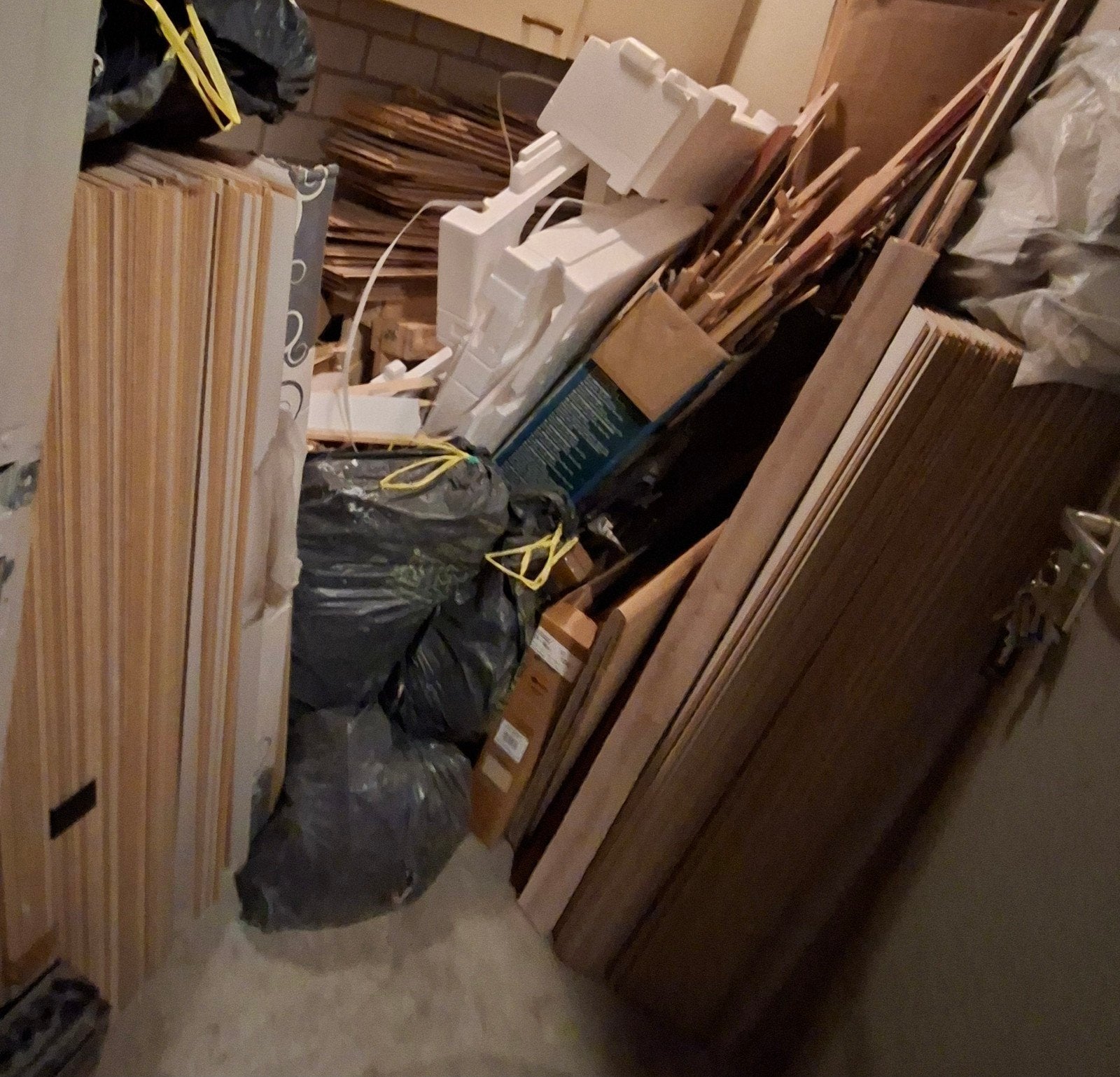 Laminaat kleur beuken, Ophalen, Minder dan 25 mm, Pallet, Minder dan 200 cm