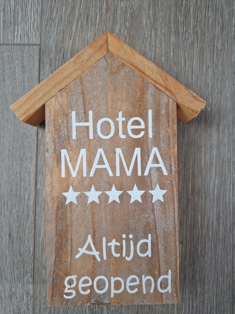 Houten hotel mama huisje, 22 cm, Met ophangmogelijkheid, Ophalen of Verzenden, Zo goed als nieuw